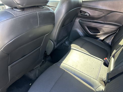 Used 2021 Buick Encore Preferred w/ Safety Package II image 17