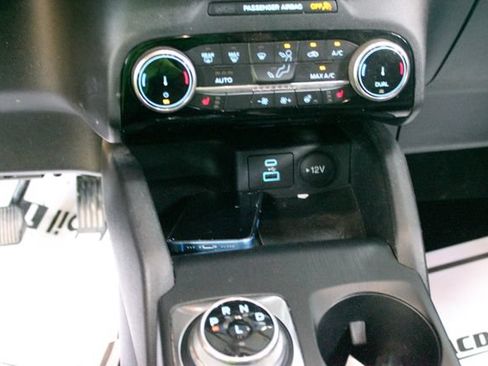 Used 2022 Ford Escape SE w/ Cold Weather Package AWD/4WD image 19
