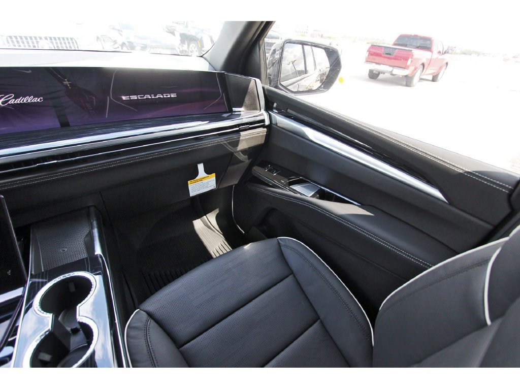 New 2027 Cadillac Escalade Sport RWD image 7