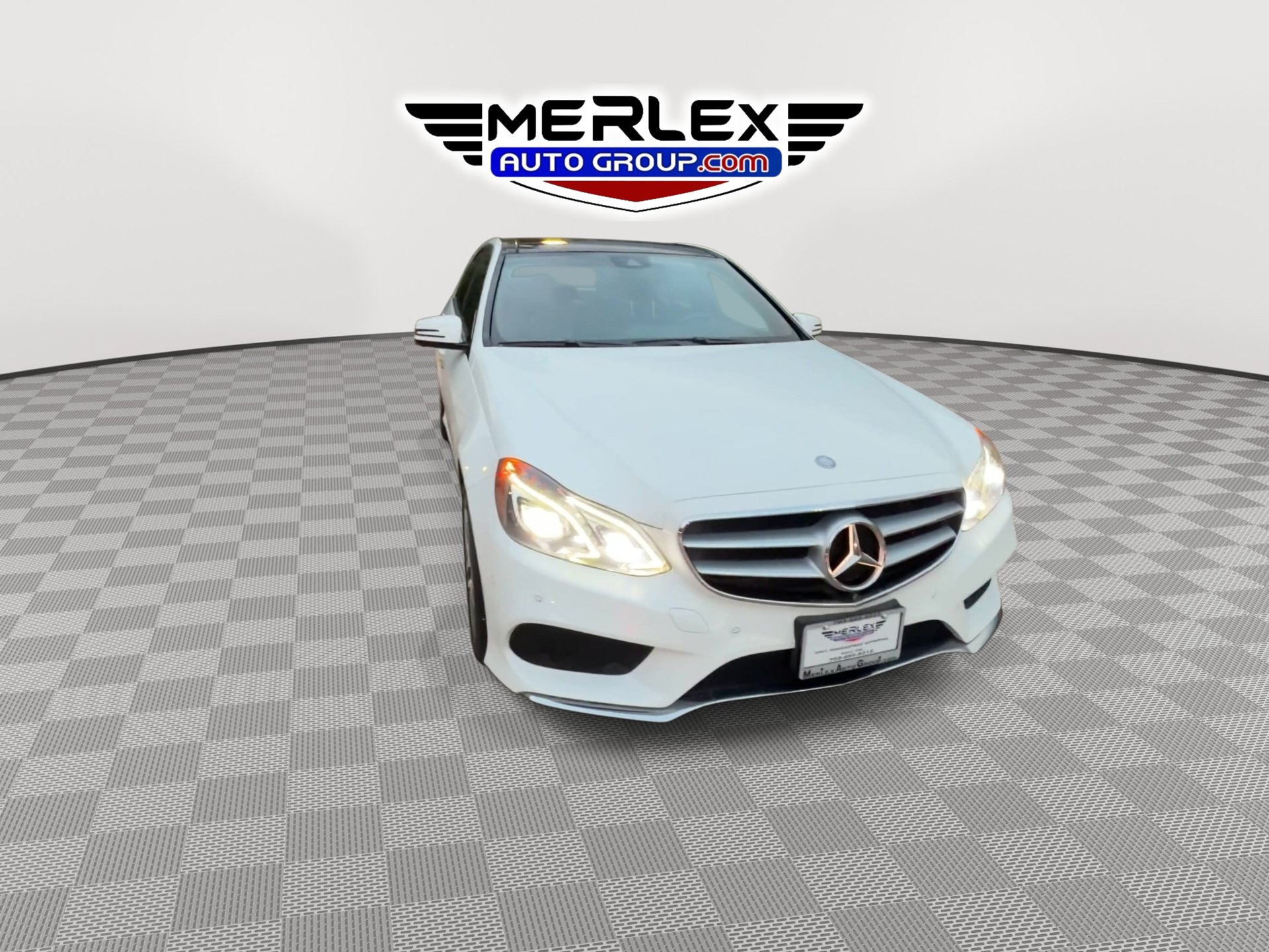 Used 2016 Mercedes-Benz E 400 Sedan image 3