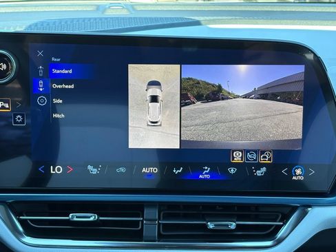 New 2026 Chevrolet Equinox EV LT AWD/4WD image 9