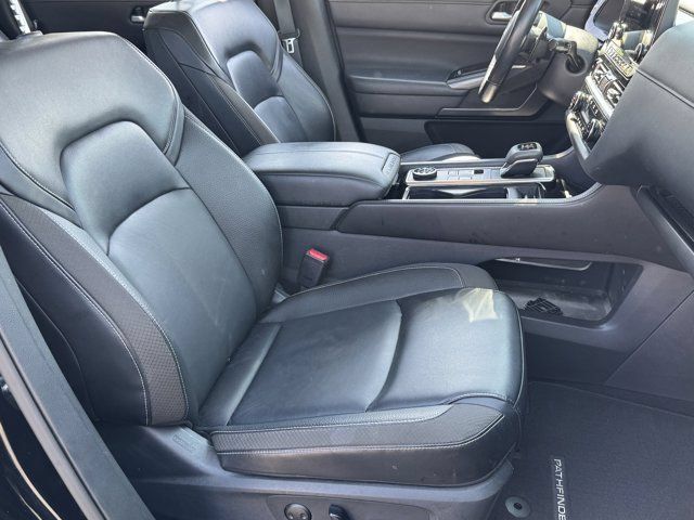 Used 2024 Nissan Pathfinder SL AWD/4WD image 7