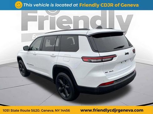 Used 2023 Jeep Grand Cherokee L Laredo AWD/4WD image 7