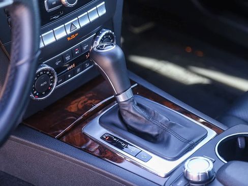 Used 2012 Mercedes-Benz C 250 Sedan image 16