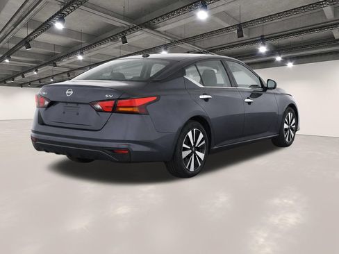 Used 2022 Nissan Altima 2.5 SV FWD image 4