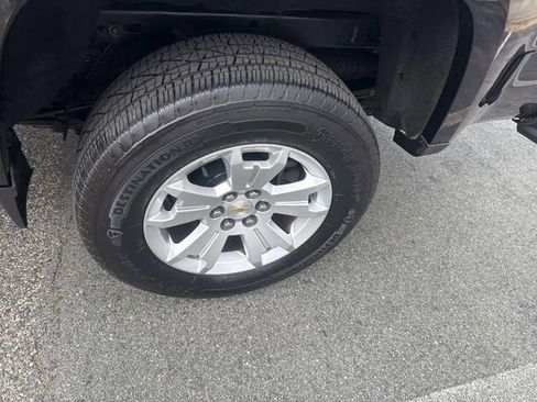 Used 2022 Chevrolet Colorado LT w/ Safety Package image 17