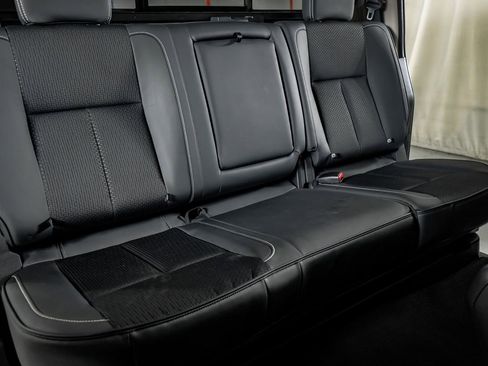 Used 2019 Nissan Titan PRO-4X image 31