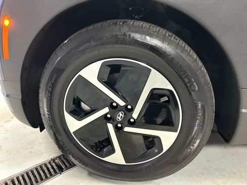 Used 2026 Hyundai Ioniq 9 SE image 9