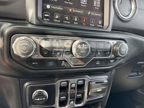 Used 2023 Jeep Wrangler Unlimited Sahara w/ Cold Weather Group AWD/4WD image 29