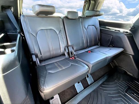 Used 2023 Ford Expedition Platinum image 28