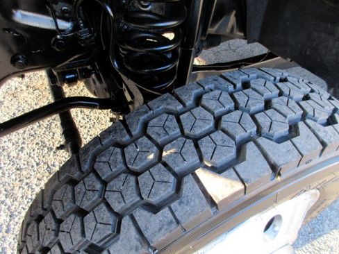 Used 2016 Ford F550 4x4 Regular Cab Super Duty image 34