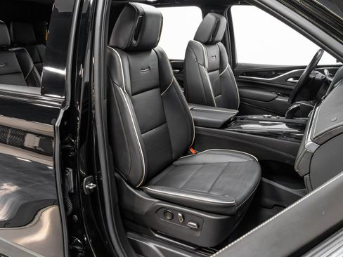 Used 2022 Cadillac Escalade Sport w/ Touring Package AWD/4WD image 19