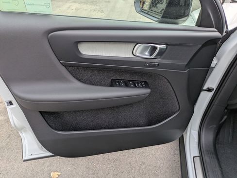 New 2026 Volvo XC40 B5 Core w/ Climate Package image 11