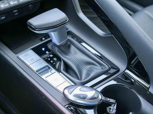 New 2026 Hyundai Elantra Limited FWD image 19