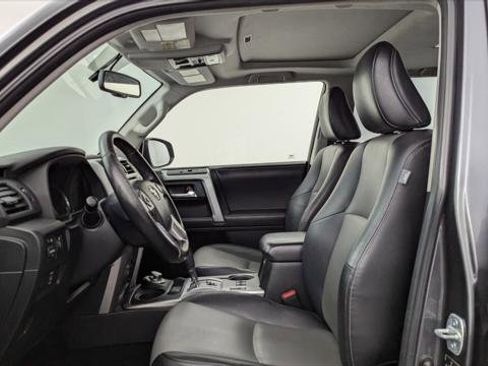 Used 2014 Toyota 4Runner Limited image 11