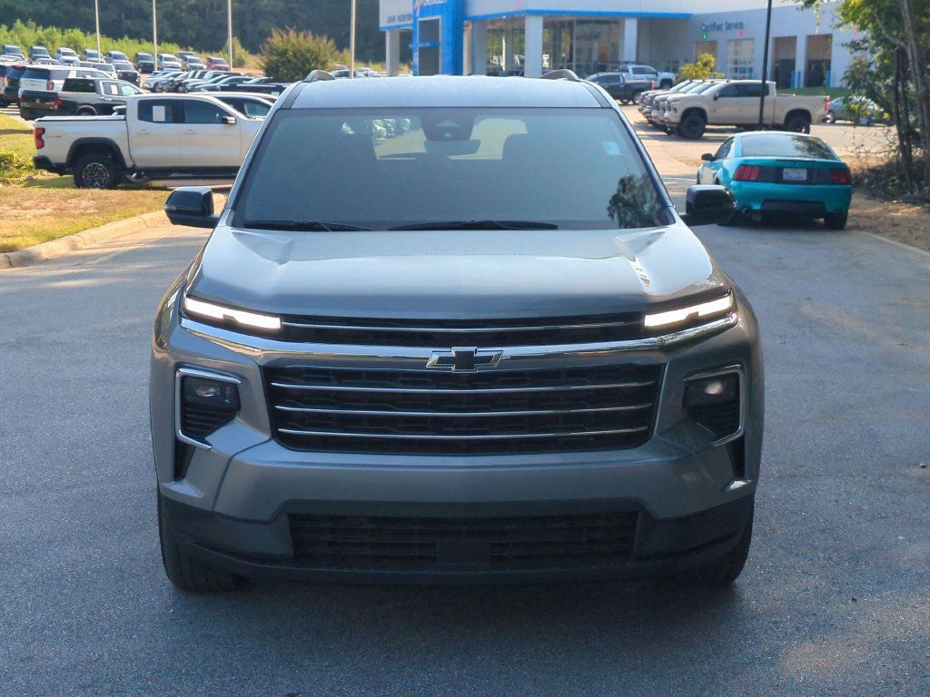 New 2027 Chevrolet Traverse LT w/ Driver Confidence Package AWD/4WD image 9