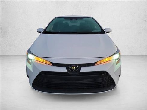 Used 2026 Toyota Corolla LE FWD image 2