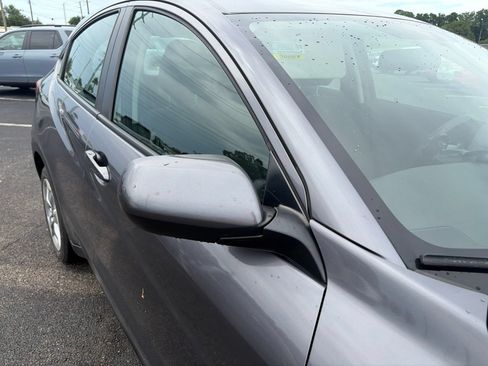 Used 2021 Honda HR-V LX image 14