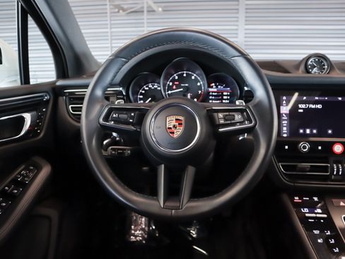 Certified 2024 Porsche Macan AWD/4WD image 15