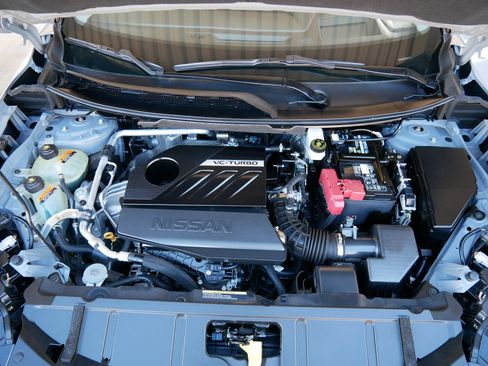 Used 2022 Nissan Rogue Platinum w/ Head-Up Display Package image 23