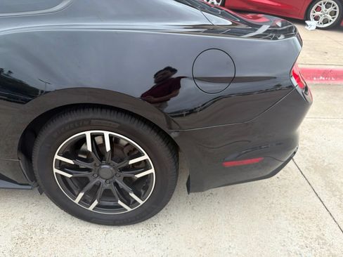 Used 2015 Ford Mustang Coupe RWD image 14