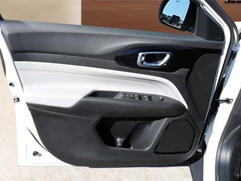 New 2026 Jeep Compass Limited image 10