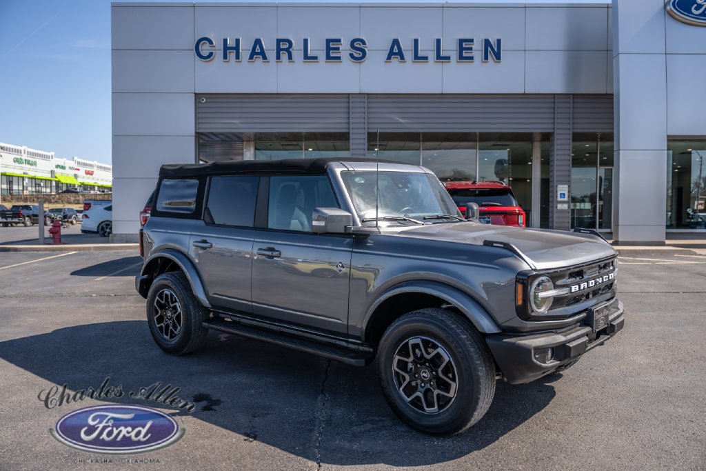 Used 2022 Ford Bronco Outer Banks AWD/4WD image 1