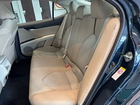 Used 2018 Toyota Camry LE FWD image 21