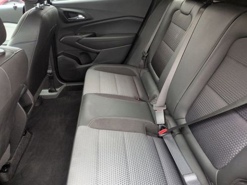 Used 2025 Chevrolet Trax LT w/ LT Convenience Package FWD image 27