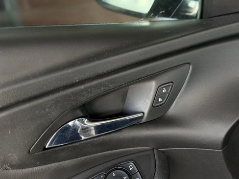 Used 2017 Chevrolet Volt LT FWD image 24