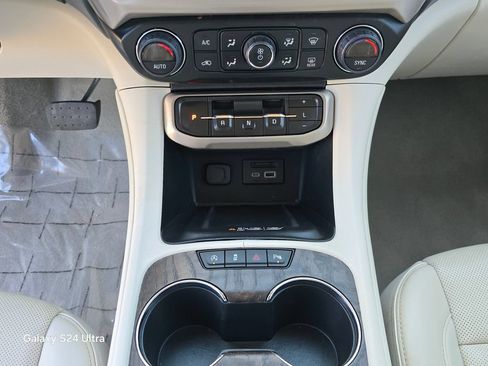 Used 2023 GMC Acadia Denali FWD image 34