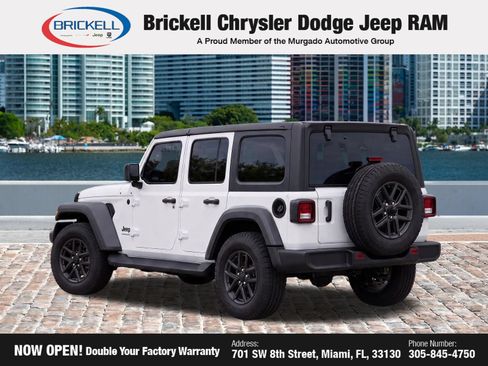 Used 2017 Jeep Grand Cherokee Limited RWD image 3