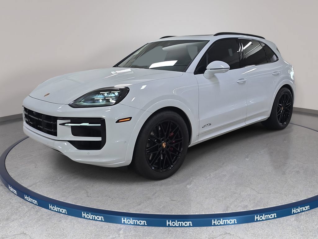 Used 2025 Porsche Cayenne GTS AWD/4WD image 1