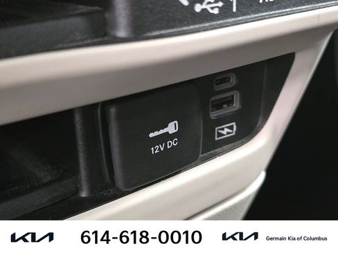 Used 2022 Chrysler Pacifica Touring-L FWD image 30