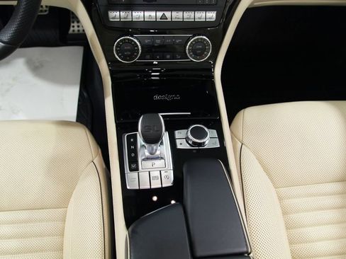 Certified 2018 Mercedes-Benz SL 550 image 22