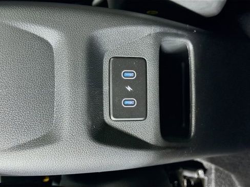 New 2025 Hyundai Venue SEL FWD image 18