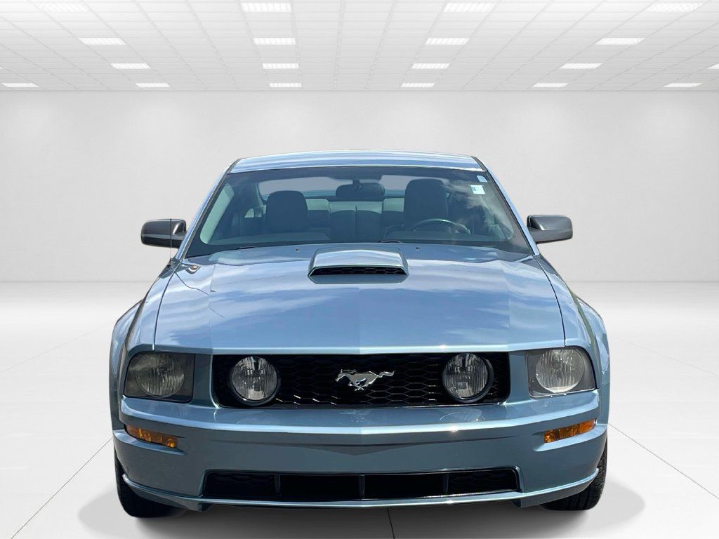 Used 2007 Ford Mustang GT RWD image 2