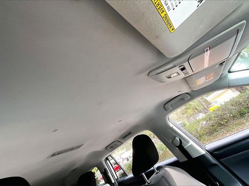 Used 2022 Toyota Highlander L image 24