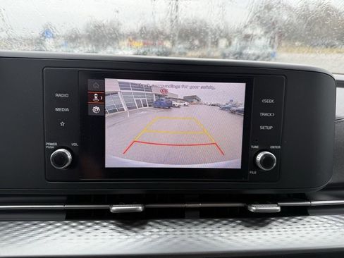 Certified 2023 Kia Carnival LX image 13