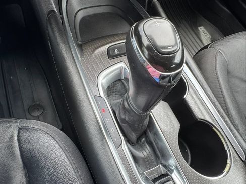Used 2017 Chevrolet Malibu Hybrid w/ Leather Package FWD image 32