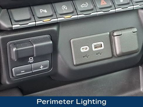 Used 2021 Chevrolet Silverado 1500 LT Trail Boss w/ Convenience Package II AWD/4WD image 17