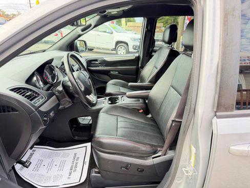 Used 2020 Dodge Grand Caravan GT FWD image 11