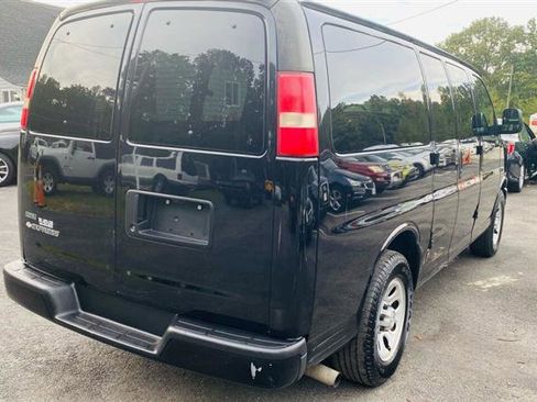 Used 2010 Chevrolet Express 1500 image 7
