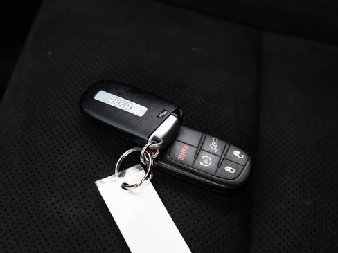Used 2019 Jeep Grand Cherokee Trailhawk AWD/4WD image 56