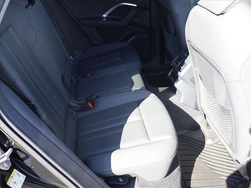 Used 2025 Audi Q5 Prestige AWD/4WD image 23