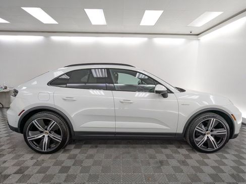 New 2025 Porsche Macan 4 Electric image 8