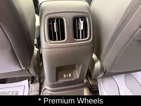 Used 2025 Hyundai Tucson SEL AWD/4WD image 33