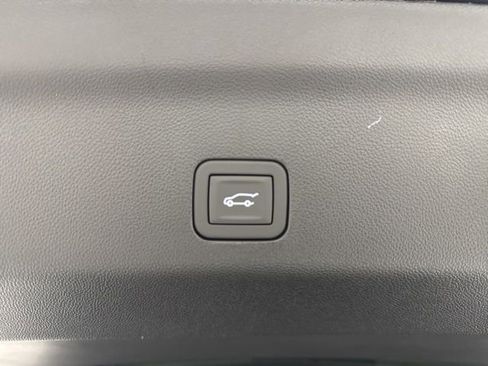 New 2026 Chevrolet Suburban Premier AWD/4WD image 33