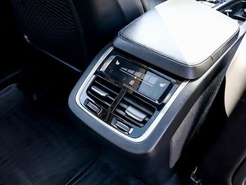 Used 2020 Volvo XC90 T5 Momentum w/ Protection Package image 57
