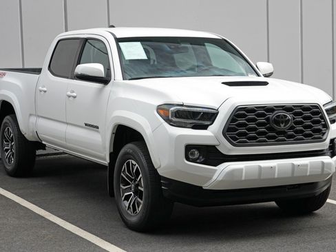 Used 2023 Toyota Tacoma TRD Sport w/ Black Out Package (TMS) AWD/4WD image 49